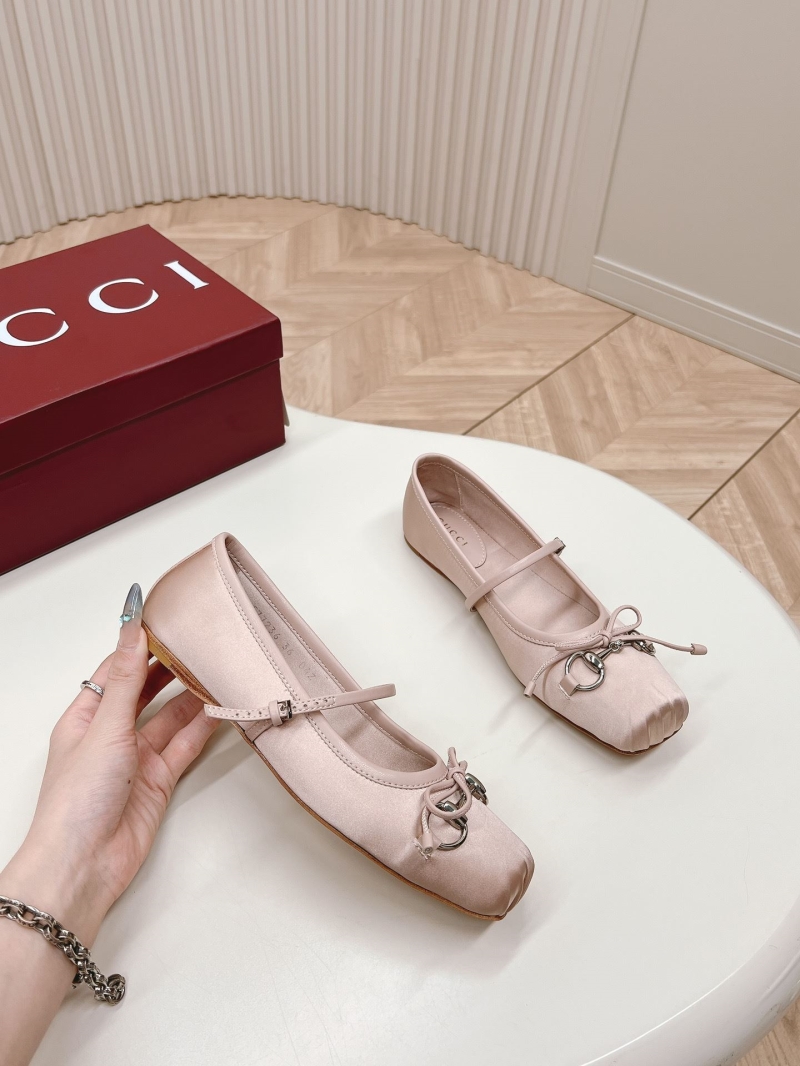 Gucci Flat Shoes